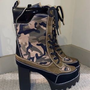 Camo heel boots